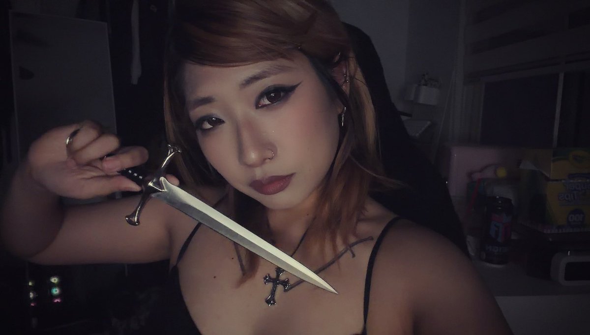 knives⚔️ tweet media