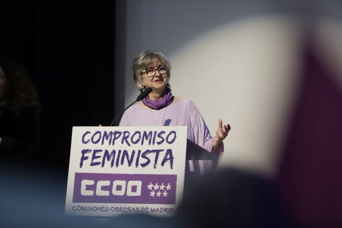 Por su parte, <a href="/palomalopezB/">Paloma López</a> inicia su intervención con un rotundo "no a la guerra": 

"Hay que para la guerra, parar esta espiral de violencia. Este desprecio al derecho internacional, esta práctica rancia del patriarcado: la guerra. Hay quienes se enriquecen con la guerra, y los