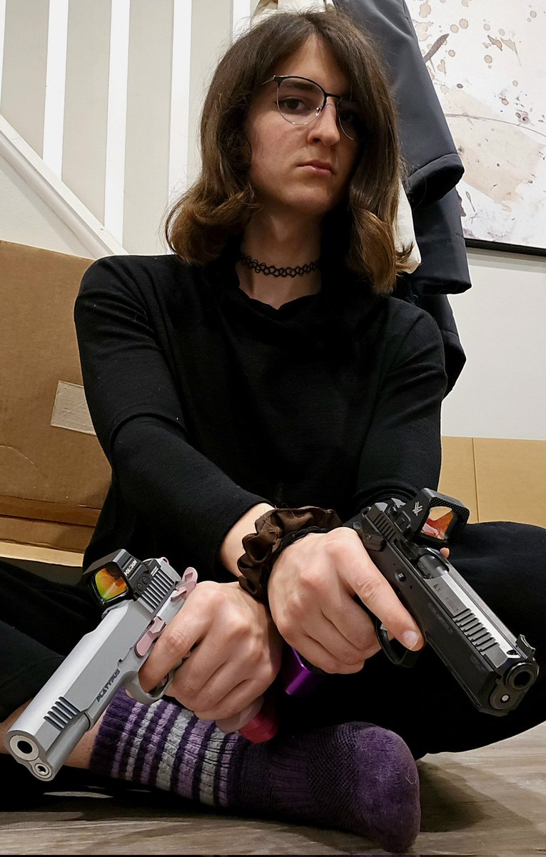 Snugglebuffins (Best Shooter Transgender) tweet media