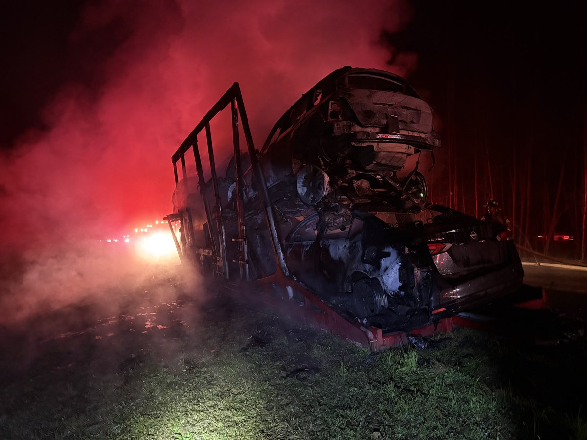 ColletonFire tweet media