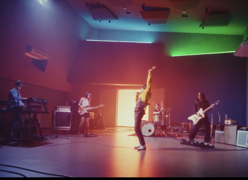 erika.bz. tweet media