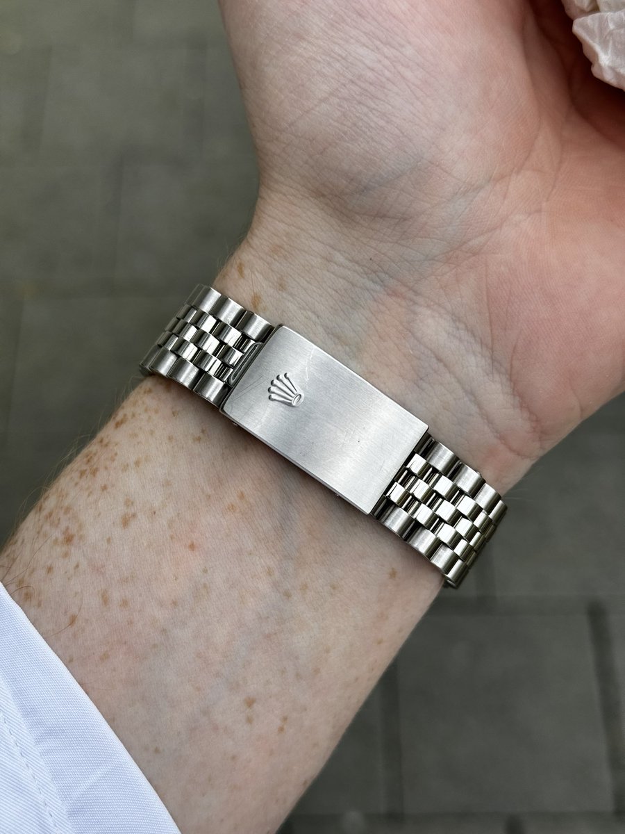 Genevawrist tweet media