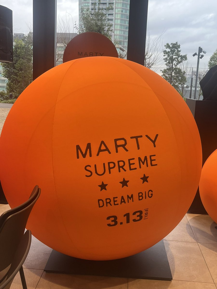 maipu_L's tweet image. Marty supreme pop up store in Tokyo🧡
ジャケット試着できたのがありがたかったです
#martysupreme #popupstore