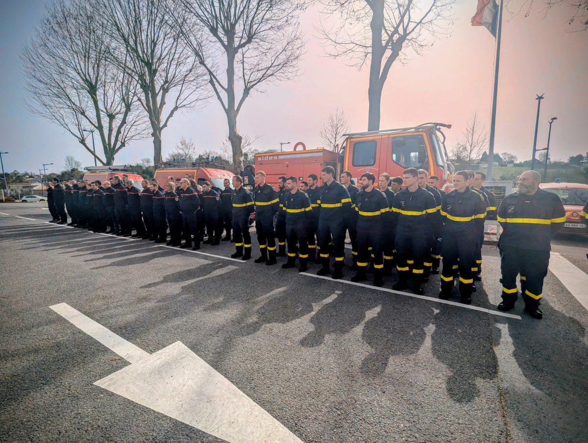 Pompiers17 tweet media