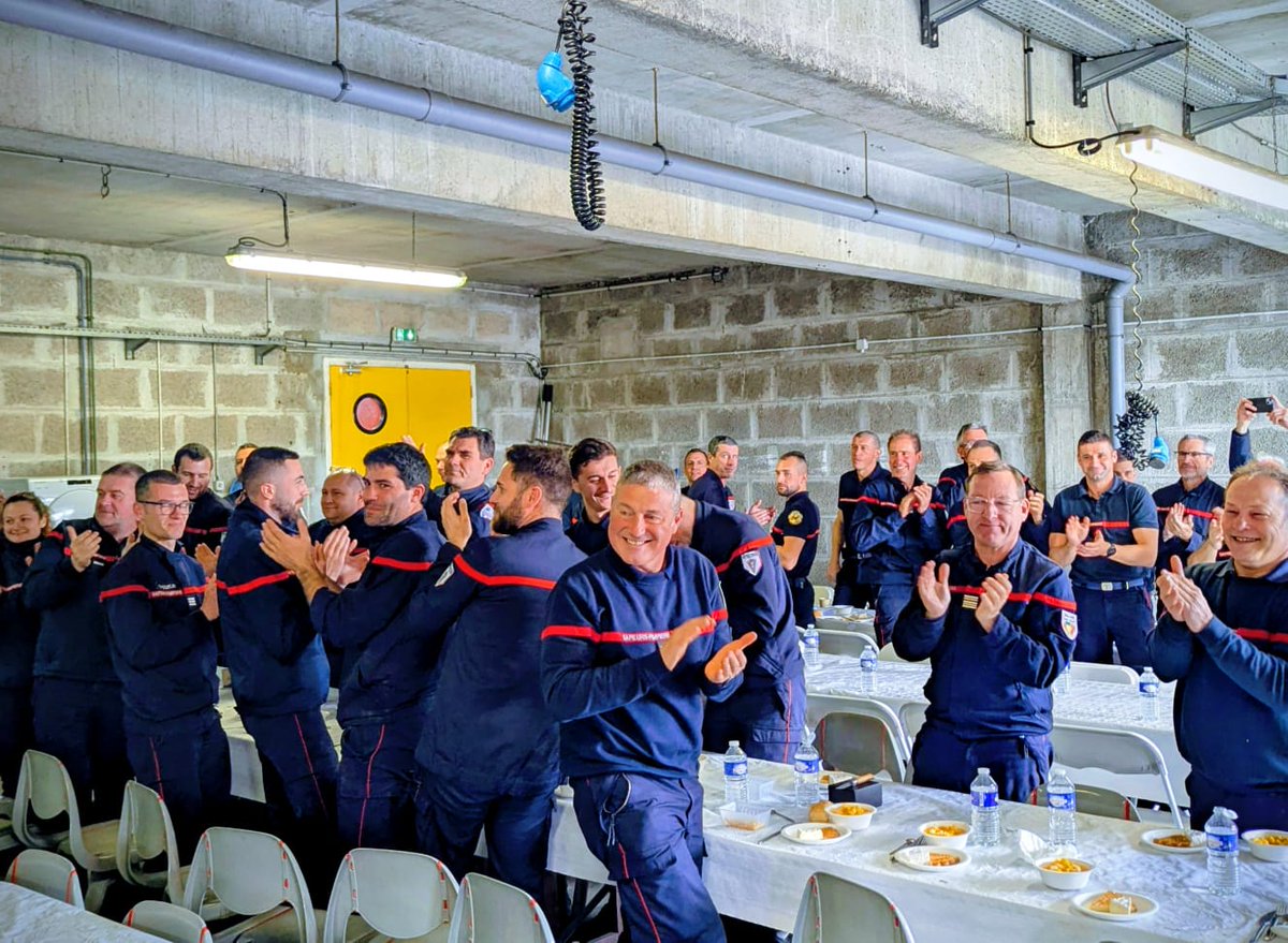 Pompiers17 tweet media