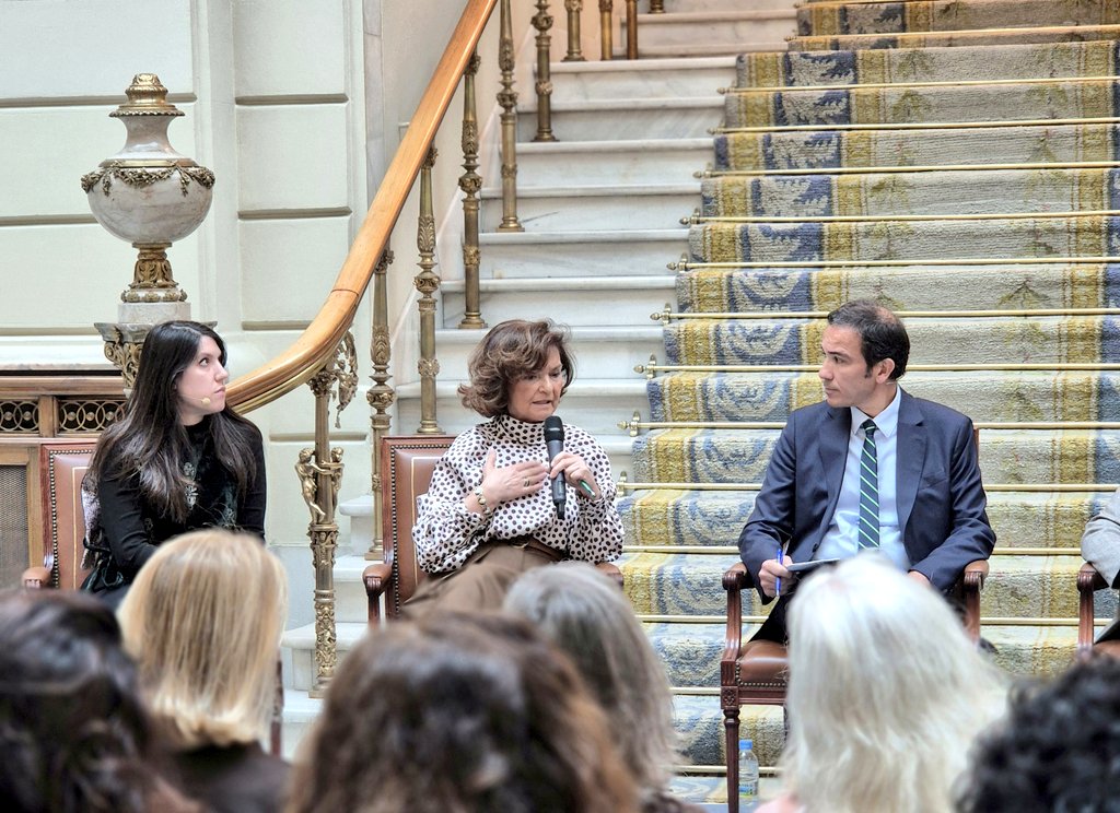 Carmen Calvo tweet media