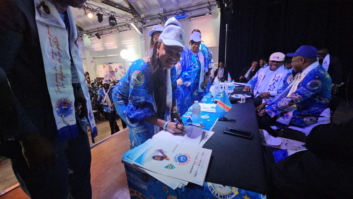 KombeF's tweet photo. Fierté et détermination. 🇨🇩✊
J'ai eu l'immense honneur d'être officiellement installée par le SP, le Professeur #AndreMbata.
En signant cette charte de l’Union Sacrée de la Nation, je réaffirme mon engagement total derrière la vision du Chef de l'État Félix Tshisekedi @FelixTshis13 @fatshi13_ 
Toujours du bon côté de l’histoire.
Pour le Congo, pour l'avenir ! 🛡️✨
#RDC #UnionSacrée #Tshisekedi #Leadership #HautsDeFrance @PrinceIlunga14 @kakese_leon @central_sage @beton_junior