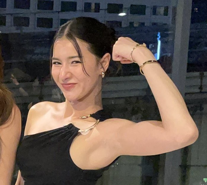 I NEED A WOMAN LIKE HER TO KEEP ME IN LINE TBH 🥵 <a href="/Tungpangplpl/">Tungpangpl</a>