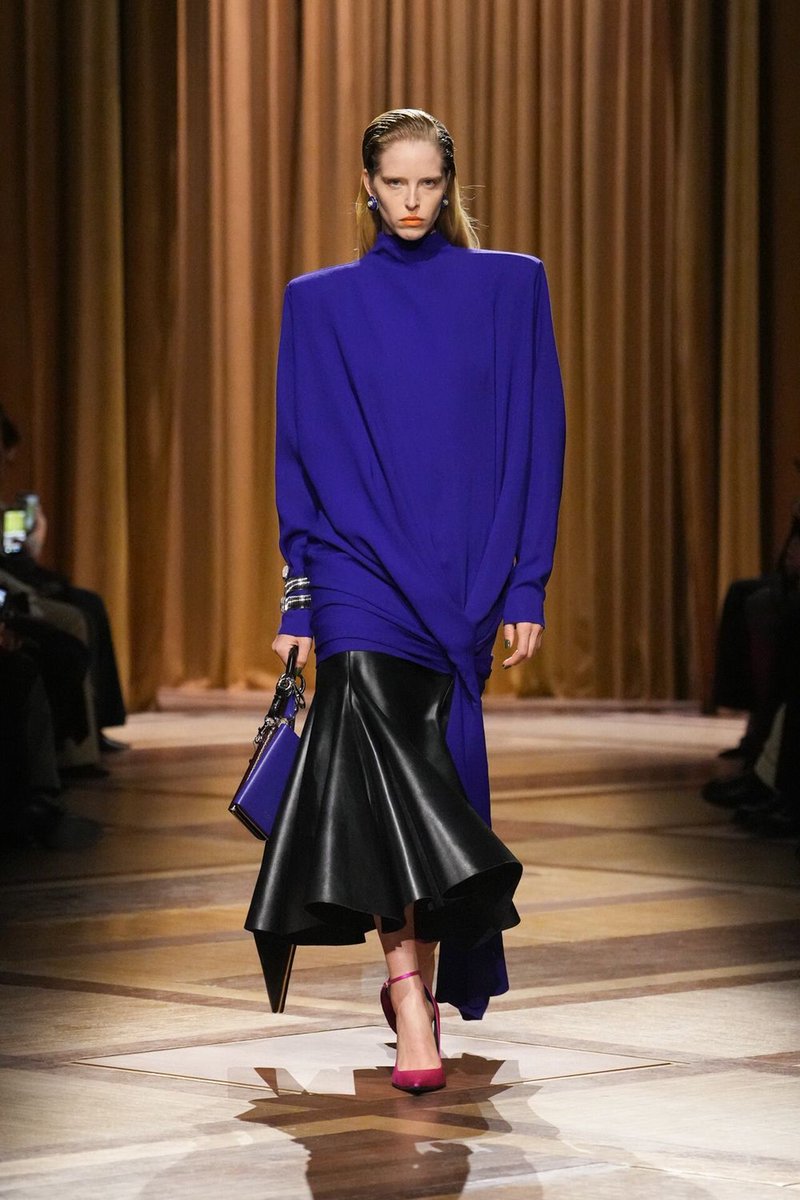 kendam_com's tweet image. Mugler Fall Winter 2026-2027 collection fashion show presented at Paris Fashion Week FW26 (March 6, 2026) kendam.com/news/fashion-s…

#Mugler #FW26 #AW26 #Runway #Paris #FashionWeek #PFW #Kendam