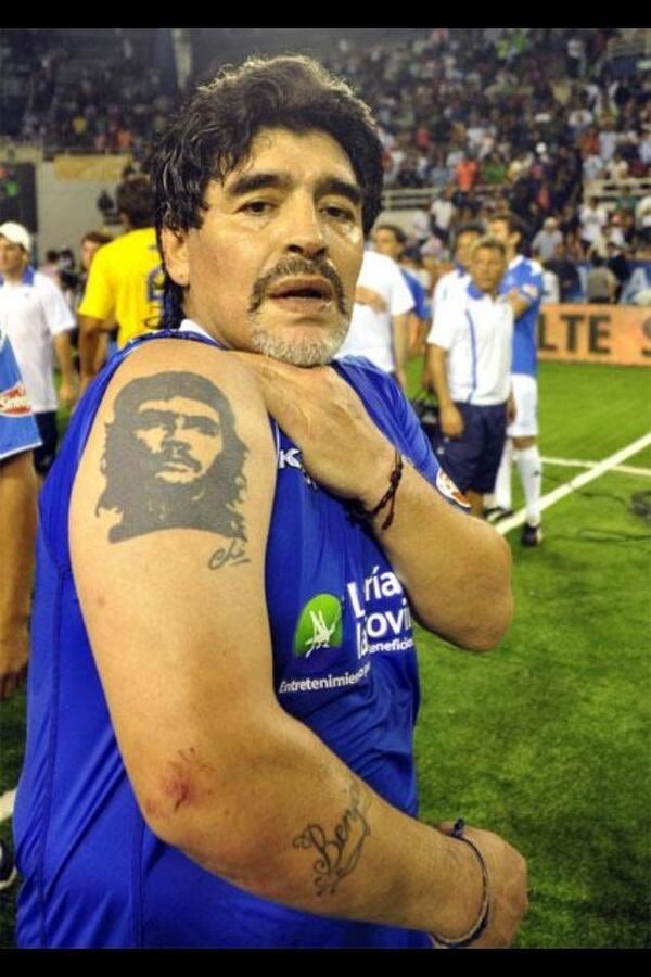 lubeayar's tweet photo. Bu günden sonra “Maradona mı daha büyük, Messi mi?” diye soranın ağzına terlikle vurabilirsiniz.. https://t.co/k4zd445rUK
