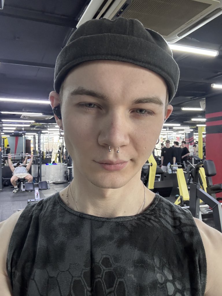 blue_nosok's tweet photo. "Всех мужчин не перепробуешь, но поп��обовать стоит"

P. S. По мотивам батиной сексистской поговорки https://t.co/51gnxH3QH7