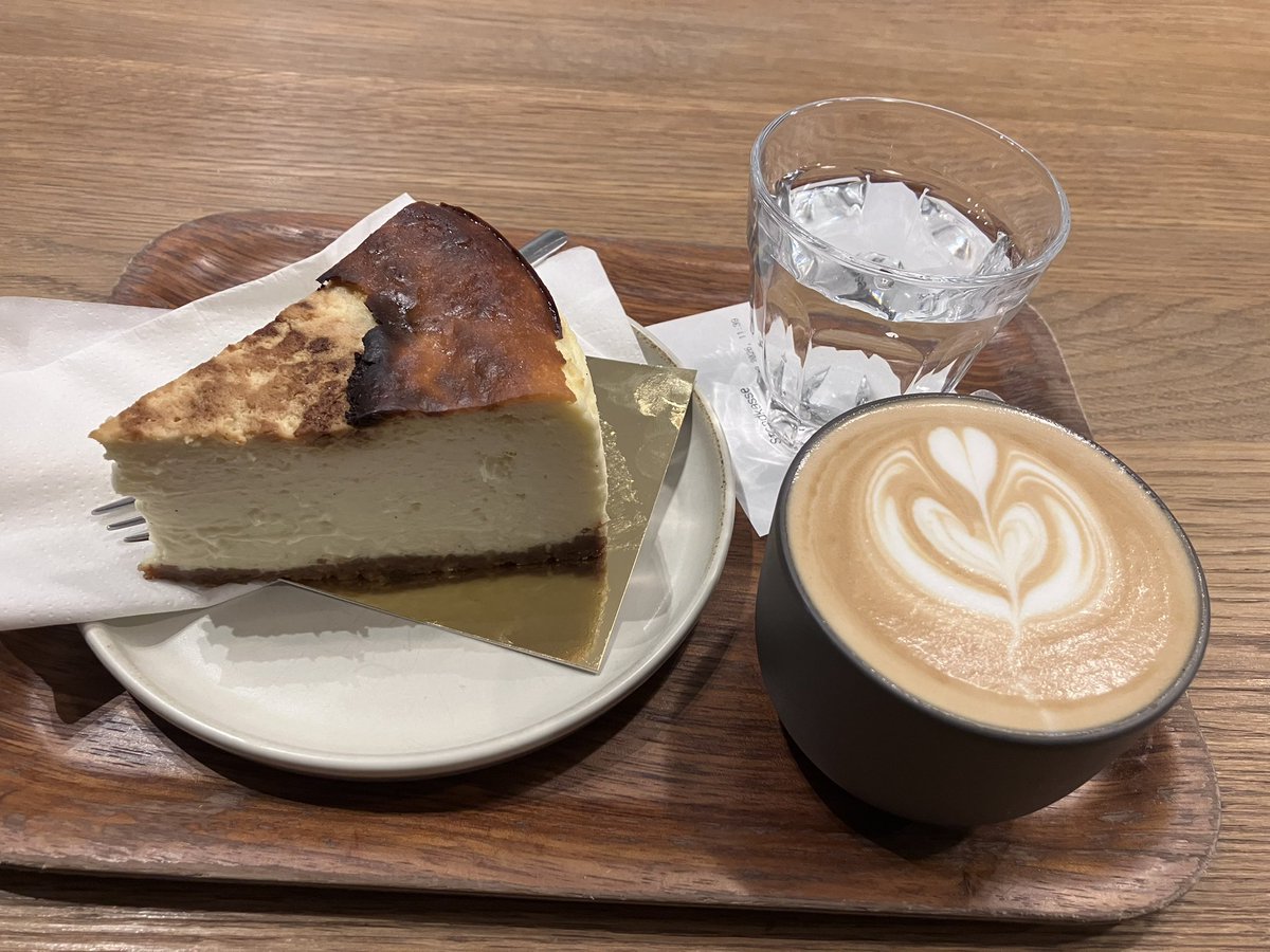 iris 🐈♟📚 tweet media