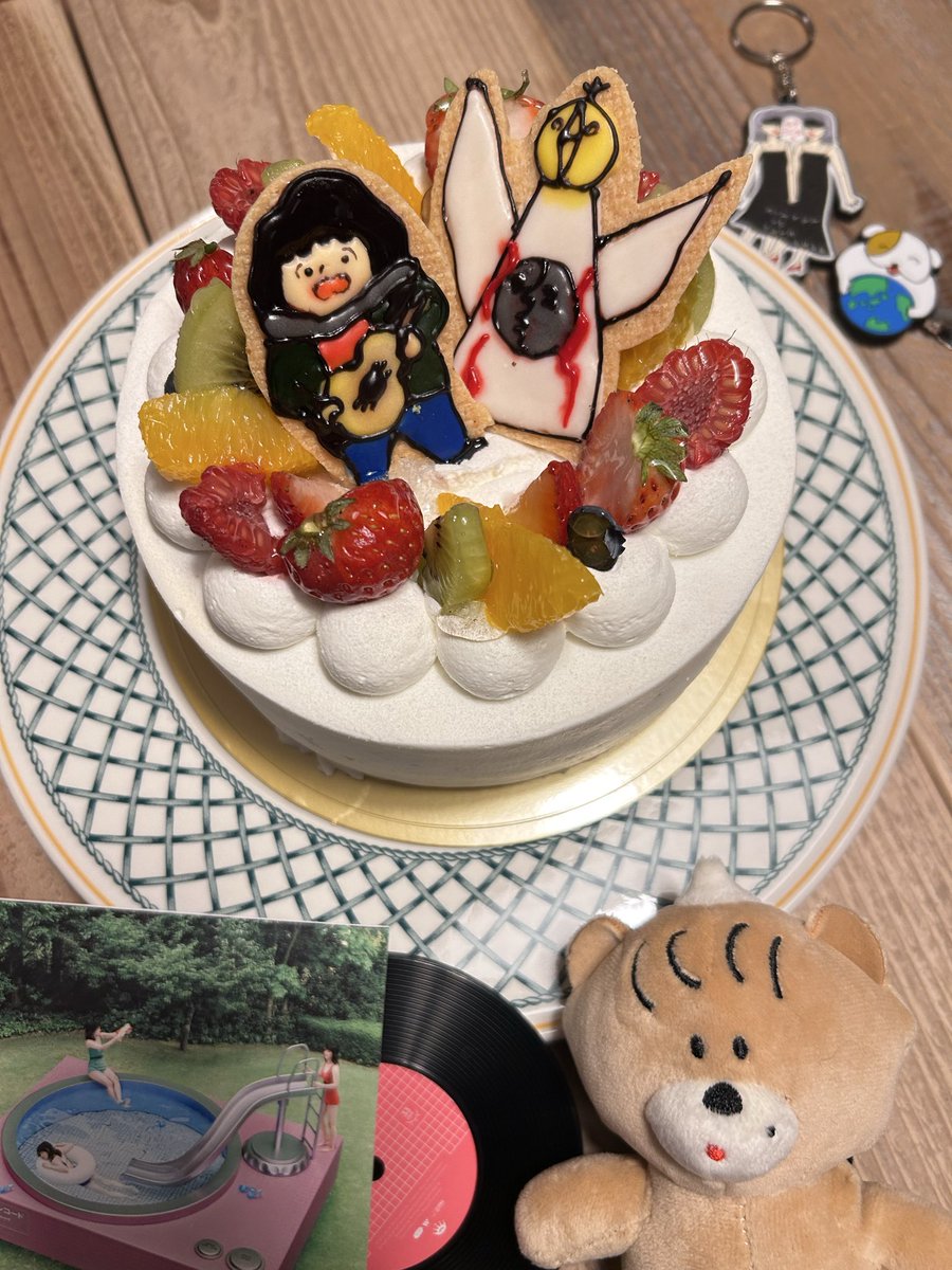 あいみょんお誕生日おめでとう🎂
あいみょんの曲、人柄全てが大好き💕
生まれてきてくれてありがとう🌼
あいみょんに出会えたことが幸せです😌
私も今日で30代の仲間入り！
20代で手挙げられなくなっちゃうのは悲しいけど、あいみょんが30代は楽しい！って言ってたから全力で楽しむっ💪🏻
<a href="/aimyonGtter/">あいみょん 🦭</a>