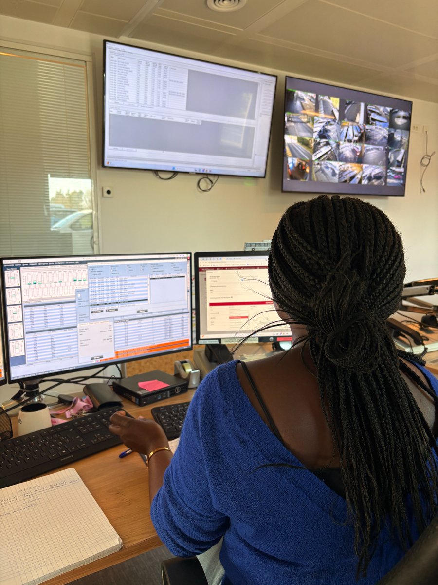 MLV_IDFM's tweet photo. Chez @IDFM_MLV, nous célébrons toutes nos collaboratrices ! 💪

Dirigeantes, conductrices, femmes de terrain : grâce à vous, nous avançons chaque jour vers plus de #mixité

Merci à nos 48 collaboratrices pour leur engagement sur nos lignes de #bus ! 🚍

#8mars #journeedesfemmes https://t.co/MnTMq82vTd