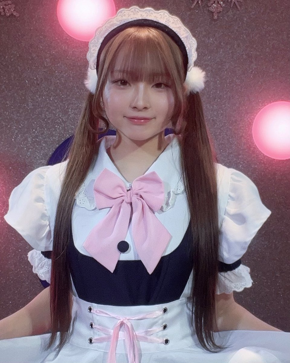 ハピネス授与式を行うまでの間、 研修制服タペストリーが買えます