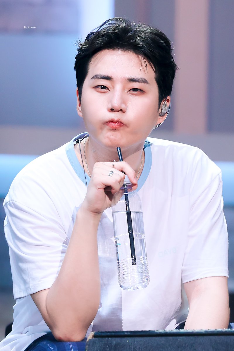days_be_there's tweet photo. 250727 PIER 10
#데이식스 #영케이 #DAY6 #YoungK

                군만두                                         물만듀 https://t.co/7iI74LVldQ