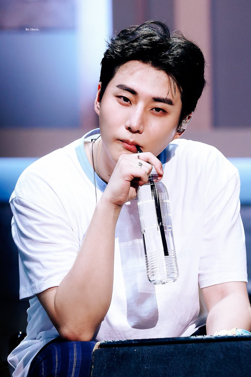 days_be_there's tweet photo. 250727 PIER 10
#데이식스 #영케이 #DAY6 #YoungK

                군만두                                         물만듀 https://t.co/7iI74LVldQ