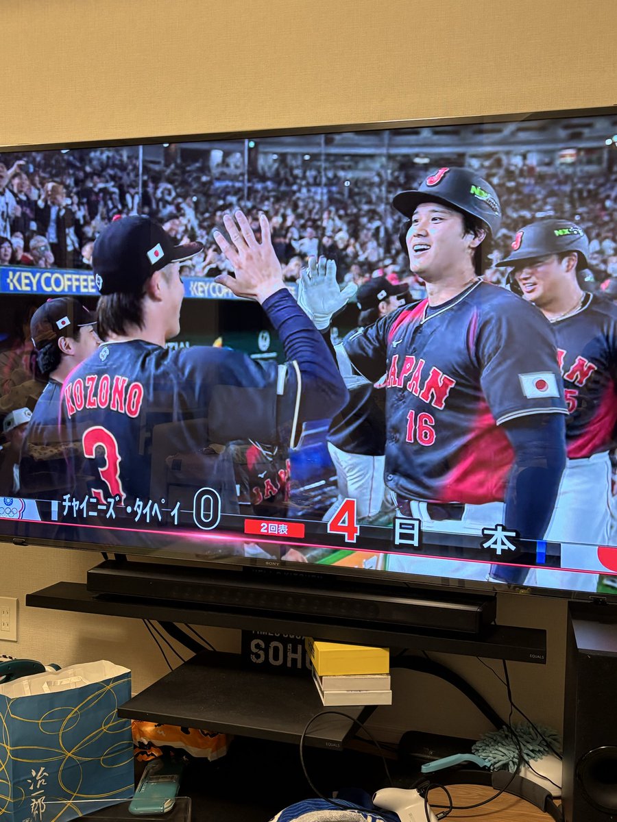 友人宅にて飲みながらWBC最高ですわ🍺