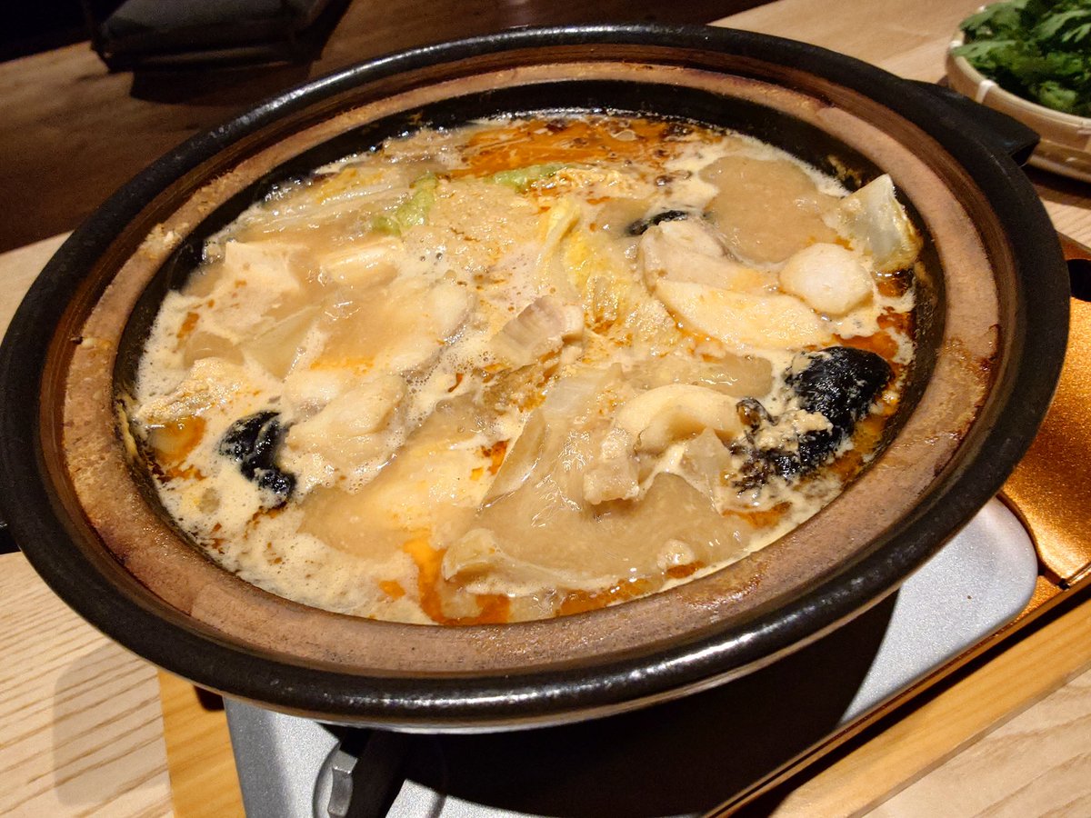 カキフライ、常陸牛の焼きしゃぶ生菜、仕上がったあんこう鍋、紅玉林檎のシャーベット 