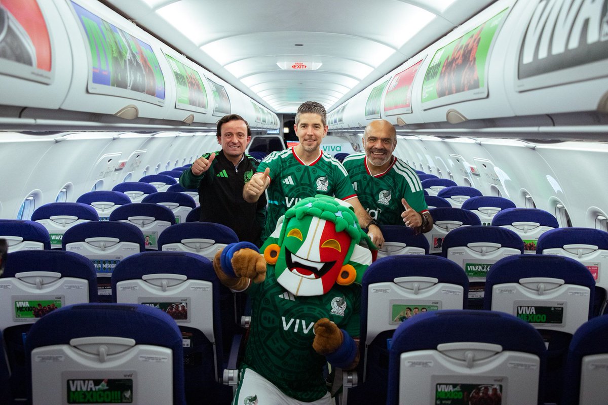 Gate7aviation's tweet image. Hier, la compagnie aérienne low cost Viva a célébré une nouvelle raison de crier Viva Méxicoooo ! 🇲🇽✈️⚽️

Viva dévoilé son avion aux couleurs de l’équipe nationale mexicaine, avec lequel elle les accompagna à la Coupe du Monde 2026.

#VivaAir #VivaMexico #Lowcost