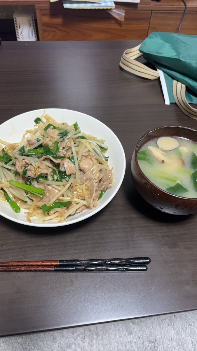 _squiz's tweet photo. 豚ニラもやし炒め🐷 https://t.co/12xxVF1vul