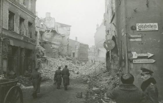 iLepikVonWiren's tweet photo. Ever wonder why Estonia, Latvia, and Lithuania always have warned about russia? All three were heavily bombed by the russians. Some of the people who lived through those bombings are still alive.

The images are from Tallinn, Riga, and Vilnius. https://t.co/ocefFXhZbp