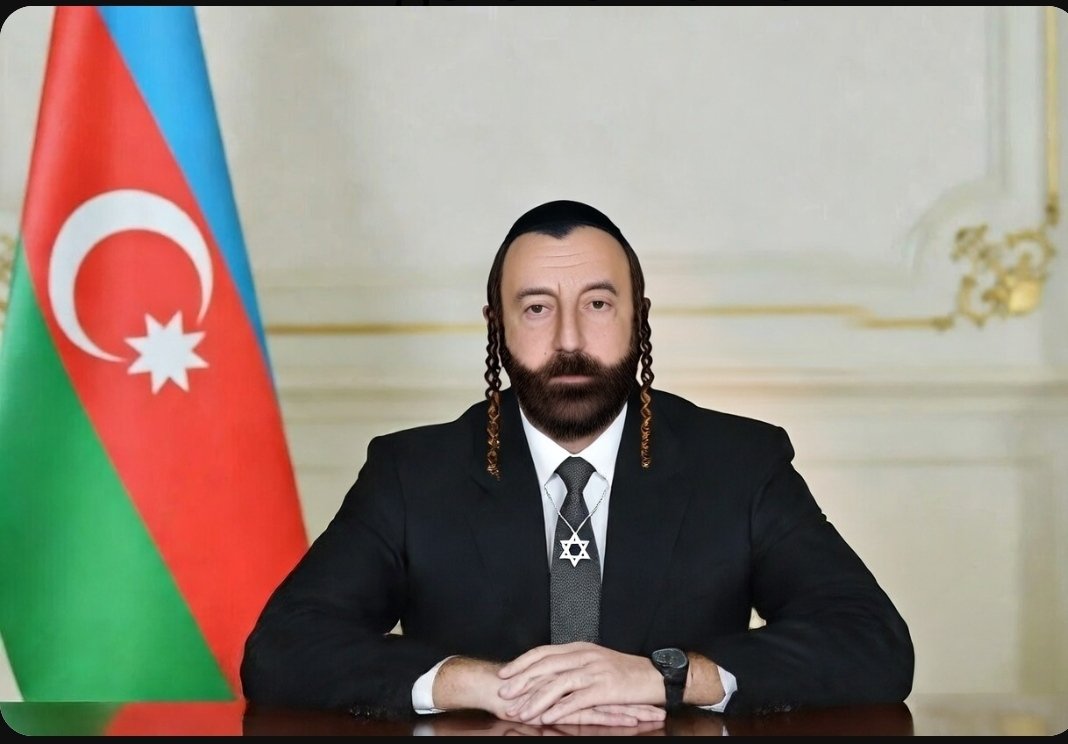 Azerbaycan lideri ilham Aliyev bir İsrail piyonudur ,

Azerbaycan halkı Aliyev'i istifaya ettirmek için sokaklara dökülmelidir.

Aliyev Azerbaycan Türklerini İran'a karşı İsrail ve amerikanın çıkarları için savaştırmak istemektedir.
Bu oyunu gelmeyin.