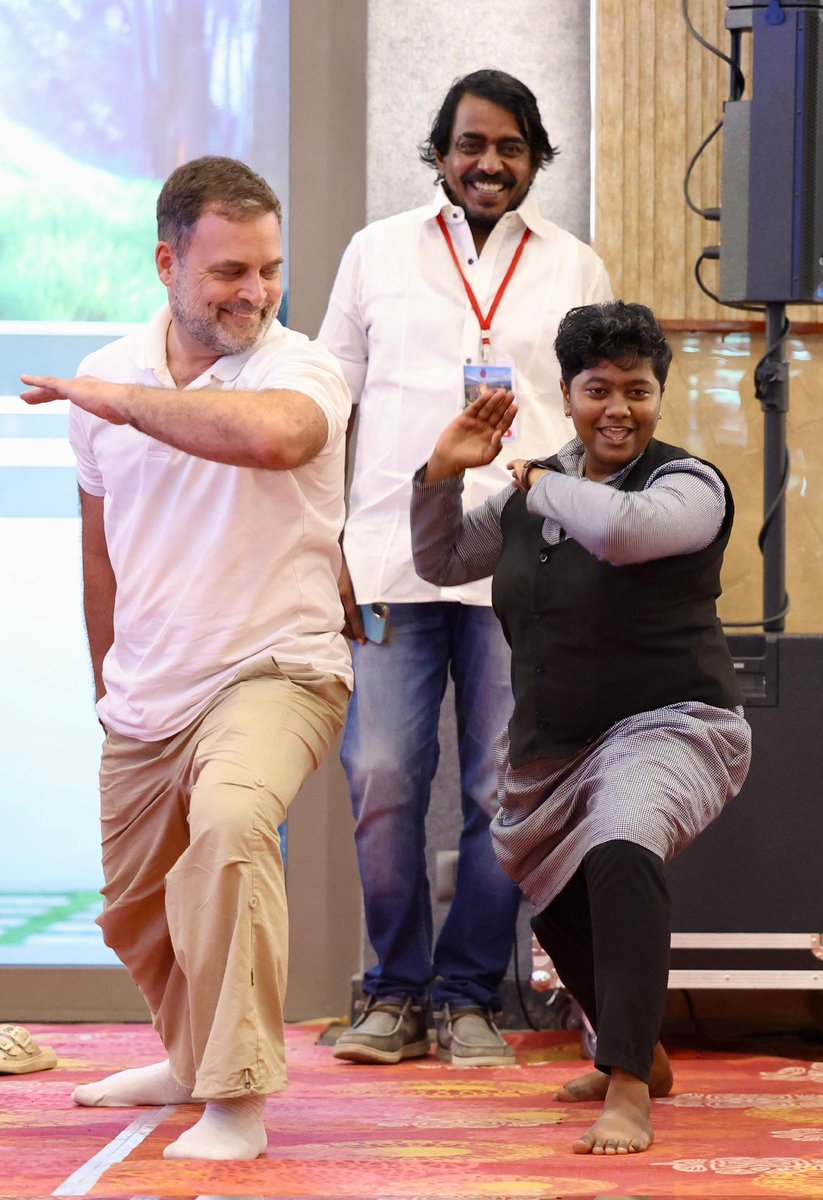 Rahul Gandhi tried a brief Kalaripayattu demonstration with college students in Kerala, calling Kalari "the mother of all martial arts."
#UDF100 #UDF4Keralam