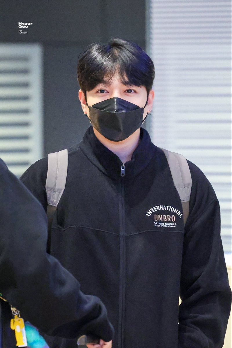 apeachnuna's tweet photo. sungjin 

230322                             260306 https://t.co/WDUdkk6pWB
