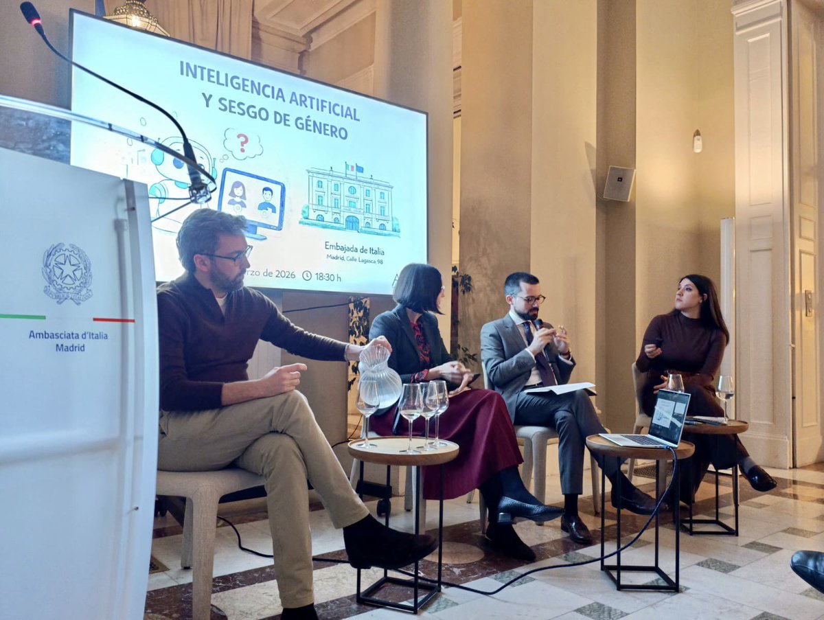 ste_bini's tweet photo. ✈️ Un honor participar como Vocal en la Junta Directiva de ARIS, Asociación de los Investigadores Italianos en España. Y un placer inaugurar nuestras actividades en la Embajada de Italia en Madrid, con un diálogo internacional y multidisciplinario sobre IA y sesgos de género. https://t.co/Rq3GOrIePY
