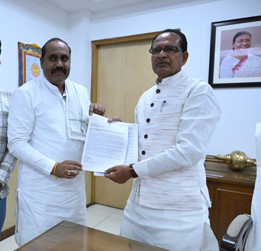 News Potli tweet media