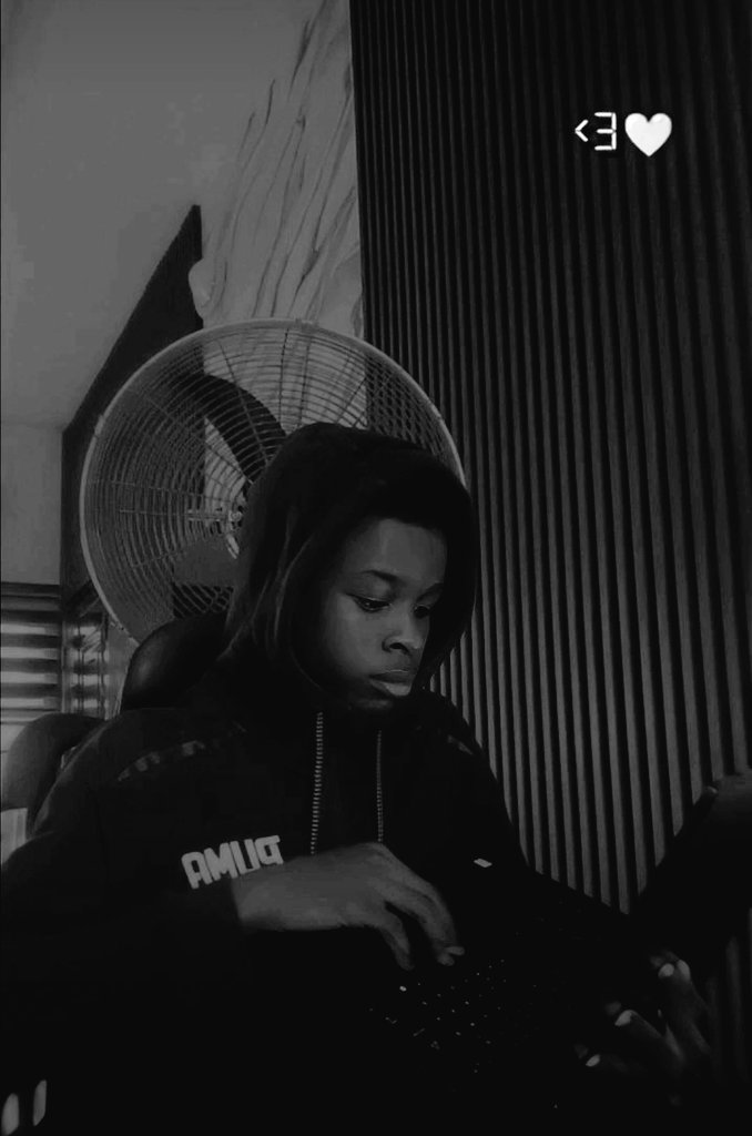 𝕰𝖒𝖒𝖆𝖓𝖚𝖊𝖑 𝕯𝖊𝖛 tweet media