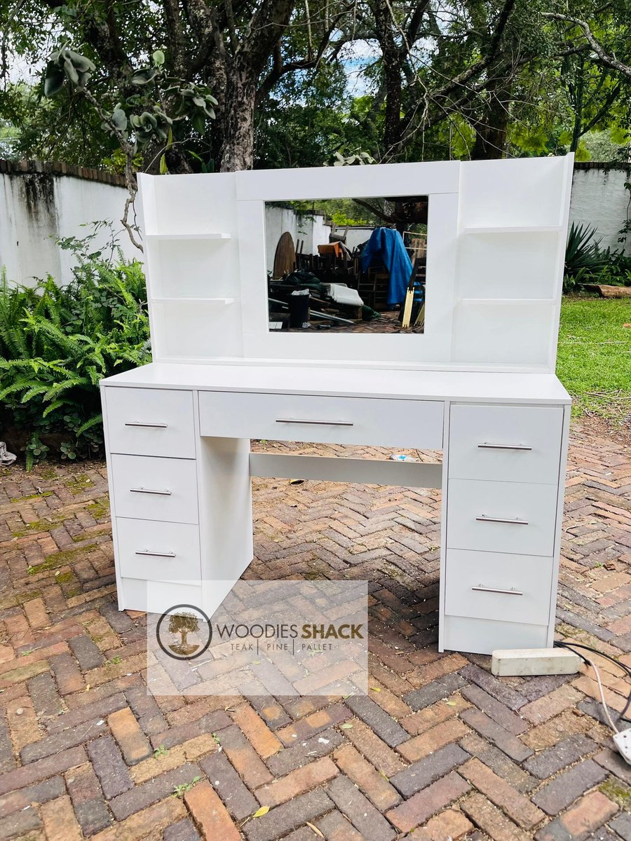 WoodiesShack tweet media