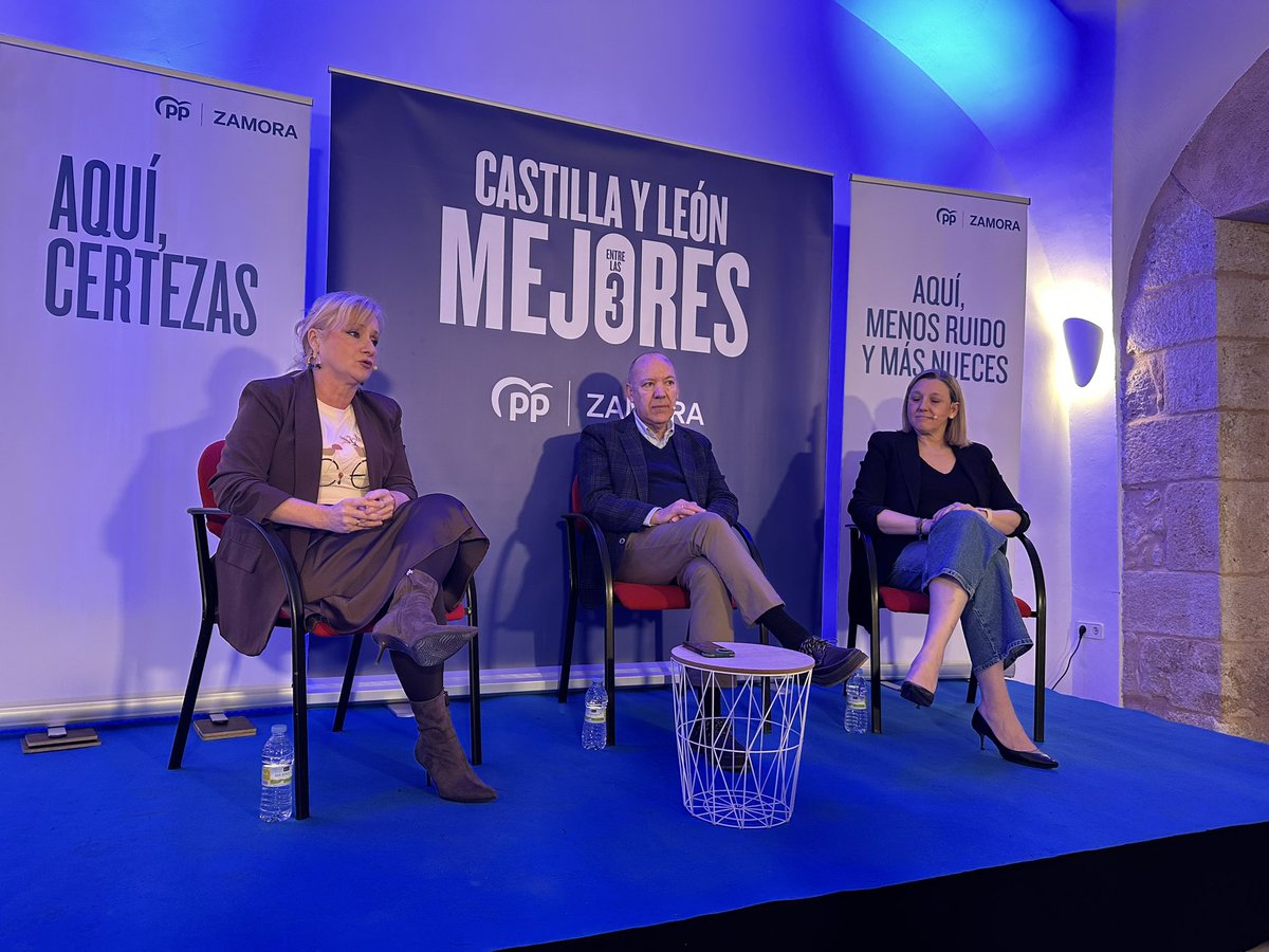 Evelascomorillo's tweet image. Encuentro con el Tercer Sector de #Zamora con @LeticiaGarciaZa la número 1 a las Cortes de #CyL y con @MIsabelBlanco también candidata y coordinadora de la campaña, contado el trabajo llevada a cabo con las personas.

#AquíCertezas