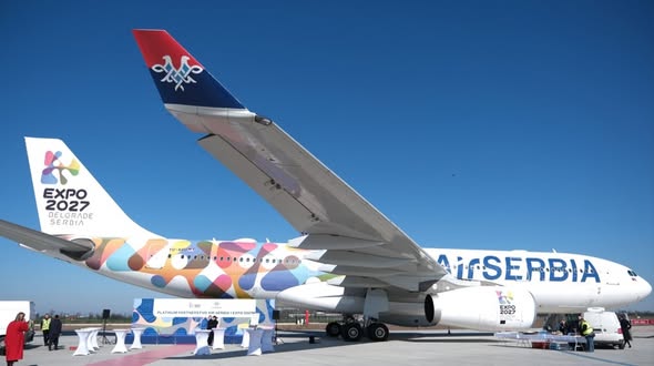 TALPoland's tweet photo. Air Serbia i EXPO 2027 oficjalnie podpisały umowę o partnerstwie Platinum podczas uroczystości zorganizowanej na lotnisku im. Nikoli Tesli w Belgradzie. Narodowy przewoźnik zapewni najwyższy poziom wsparcia w przygotowaniu, realizacji i promocji tej specjalistycznej wystawy. https://t.co/bVMxpRDIti