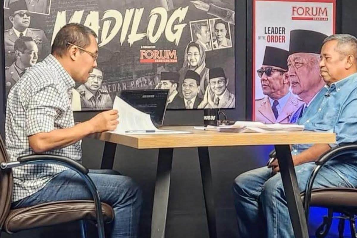anjingkmpng's tweet photo. MENINGGAL DIBUNUH SETELAH COBA BONGKAR KASUS KORUPSI PELABUHAN
.
Ermanto Usman ditemukan meninggal dunia bersimbah darah di kediamannya senin 2/3/2026 setelah sebulan lalu berbicara tentang Dugaan Korupsi Pelabuban di sebuah Podcast, istri beliau ikut menjadi korban dalam prampokan dan penganiayaan.
.
Apakah kematian beliau juga termasuk cara menutup kasus Korupsi pelabuhan di indonesia?