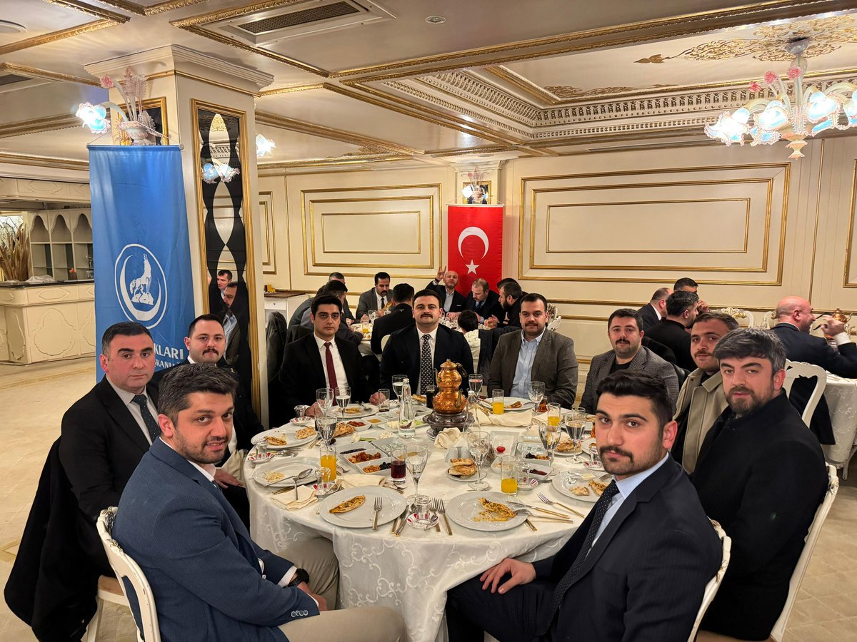 Ülkü Ocakları İstanbul İl Başkanlığı tarafından düzenlenen Ülkü Ocakları Genel başkanı Sn. Ahmet Yiğit Yıldırım’ın katılımıyla gerçekleşen geçmiş dönem Ocak Başkanları iftar programına İlçe Başkanımız Sn. Korhan Çalışkan ve İlçe sekreterimiz Sn. Furkan Şahin katılım sağladılar .