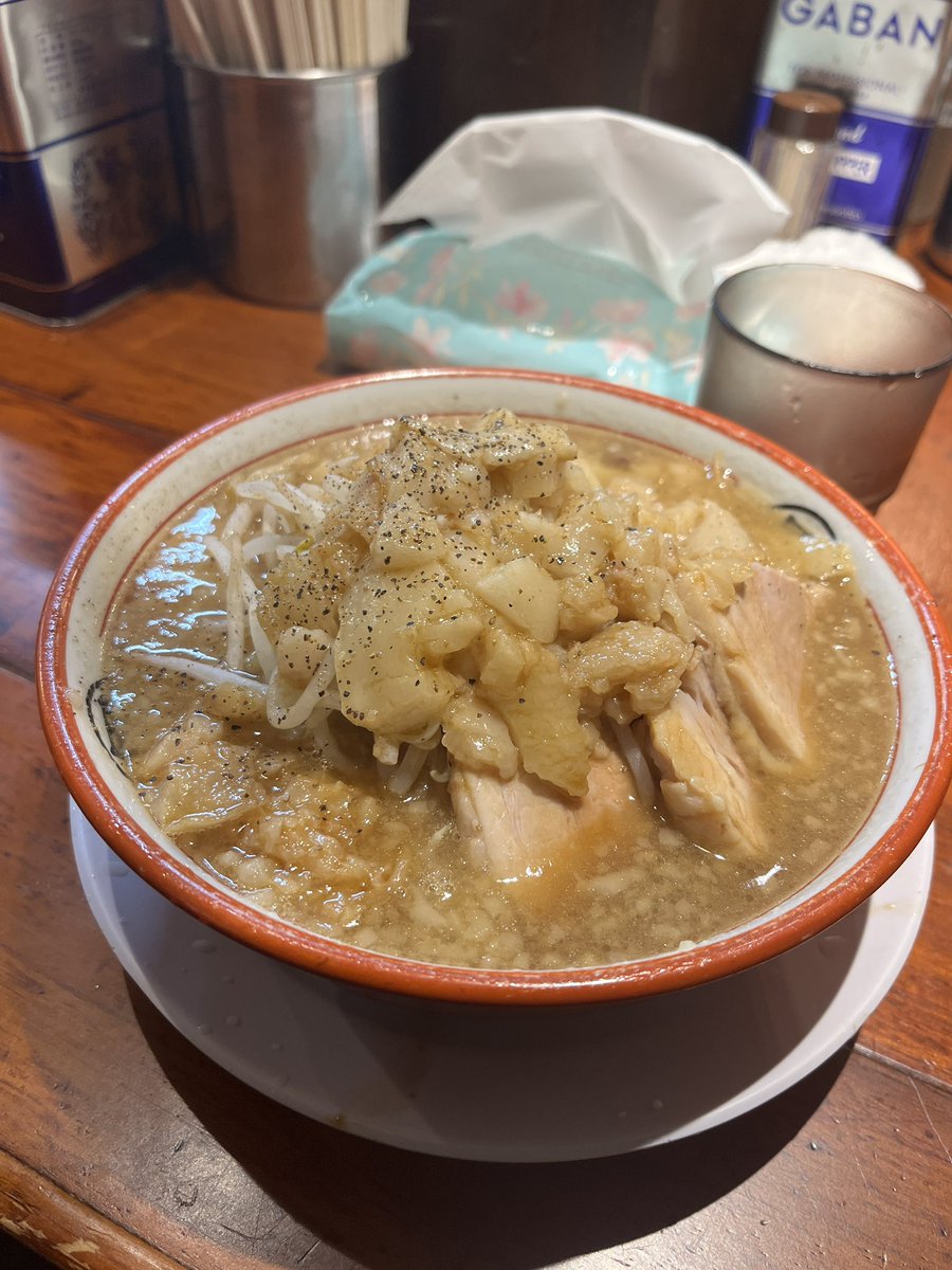 LisaSuzui_35's tweet photo. ◆二郎系 #鈴井の麺ログ 
①富士丸(小,野菜少,脂)甘め、乳化、豚ほろ、くったり野菜🫶
②バリ男(小,野菜少,脂)キリッとしょっぱめ、ふつうに🐴
③No.11(小,野菜少,脂)甘め、激乳化、豚とろとろ、くったり野菜🫶
④豚山(小,脂)非乳化、豚固、スープ味ぼやけてあんま味好みじゃないかも
(画像は記載順) https://t.co/DyLhLzsczY