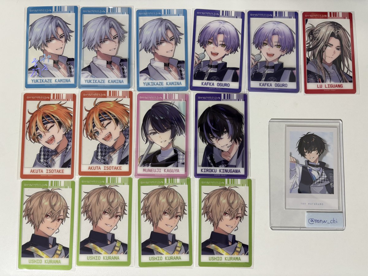 交換】18TRIP エイトリ おもライ 特典 チェキ風カード 缶バッジ クリア