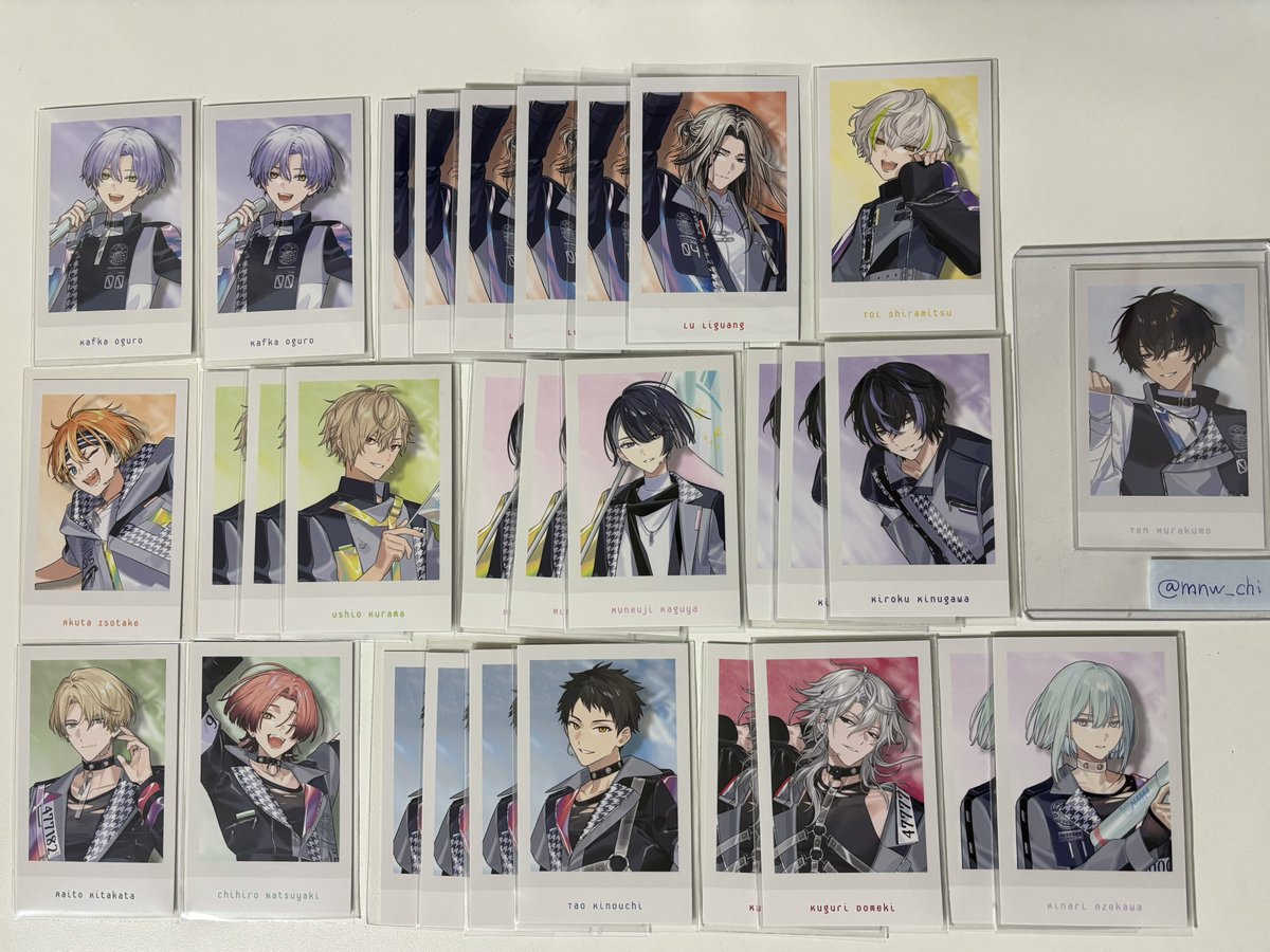 交換】18TRIP エイトリ おもライ 特典 チェキ風カード 缶バッジ クリア