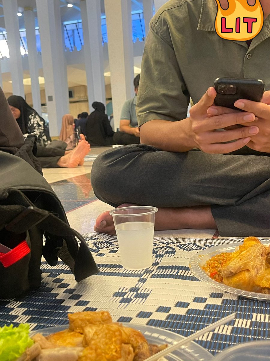 𝒾𝓏𝓏 tweet media