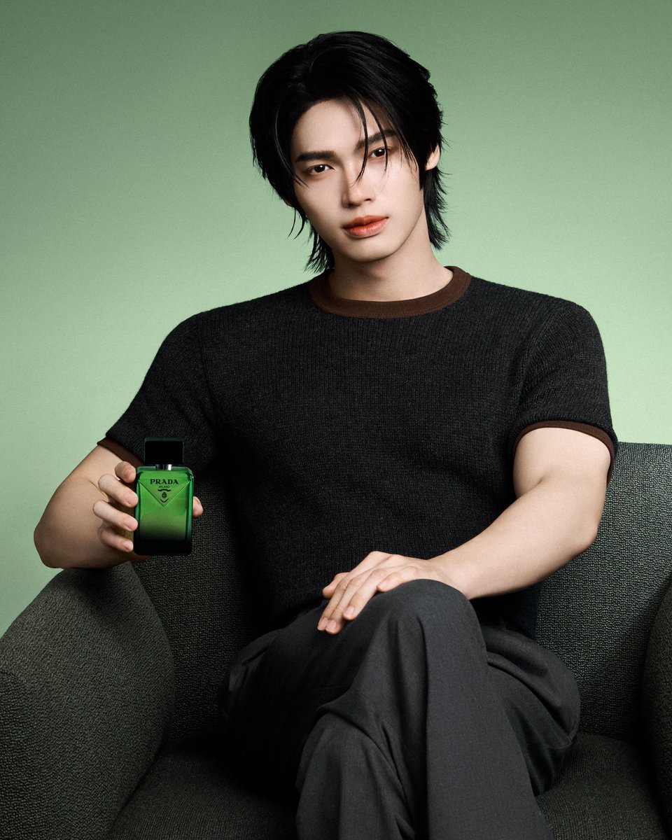 Kazzmagazine's tweet photo. สมมง! Prada Beauty ประกาศแต่งตั้ง ‘วิน เมธวิน’ #winmetawin กับบทบาทครั้งใหม่ในฐานะ Regional Ambassador ของ Prada Beauty 💚

#pradabeauty
#pradafragrances
#pradaparadigme 
#KAZZMAGAZINE https://t.co/3uqK8oZVYy