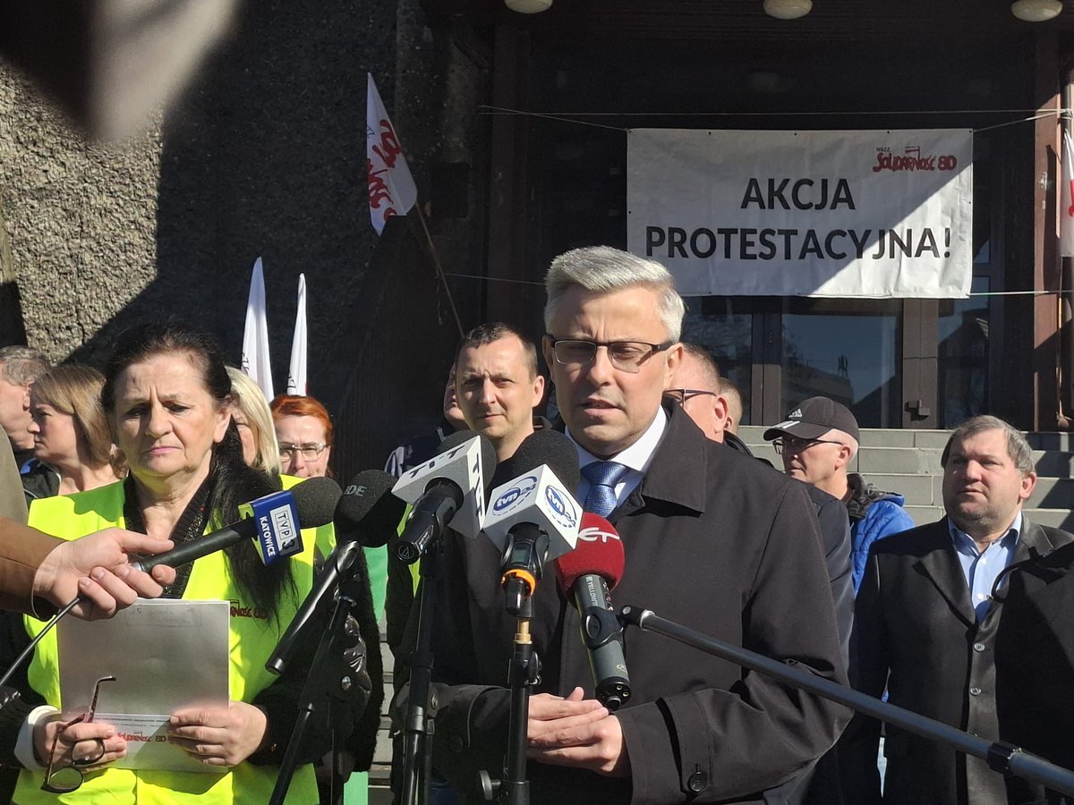 Planowana likwidacja Koksowni Jadwiga w Zabrzu doprowadzi do zwolnienia ponad 200 osób plus kolejne w kooperacji. Do tego brak ciepła dla 3200 miszkanców Zabrza oraz szpitala miejskiego! Gdzie jest <a href="/donaldtusk/">Donald Tusk</a> ? To trzeba zatrzymać!