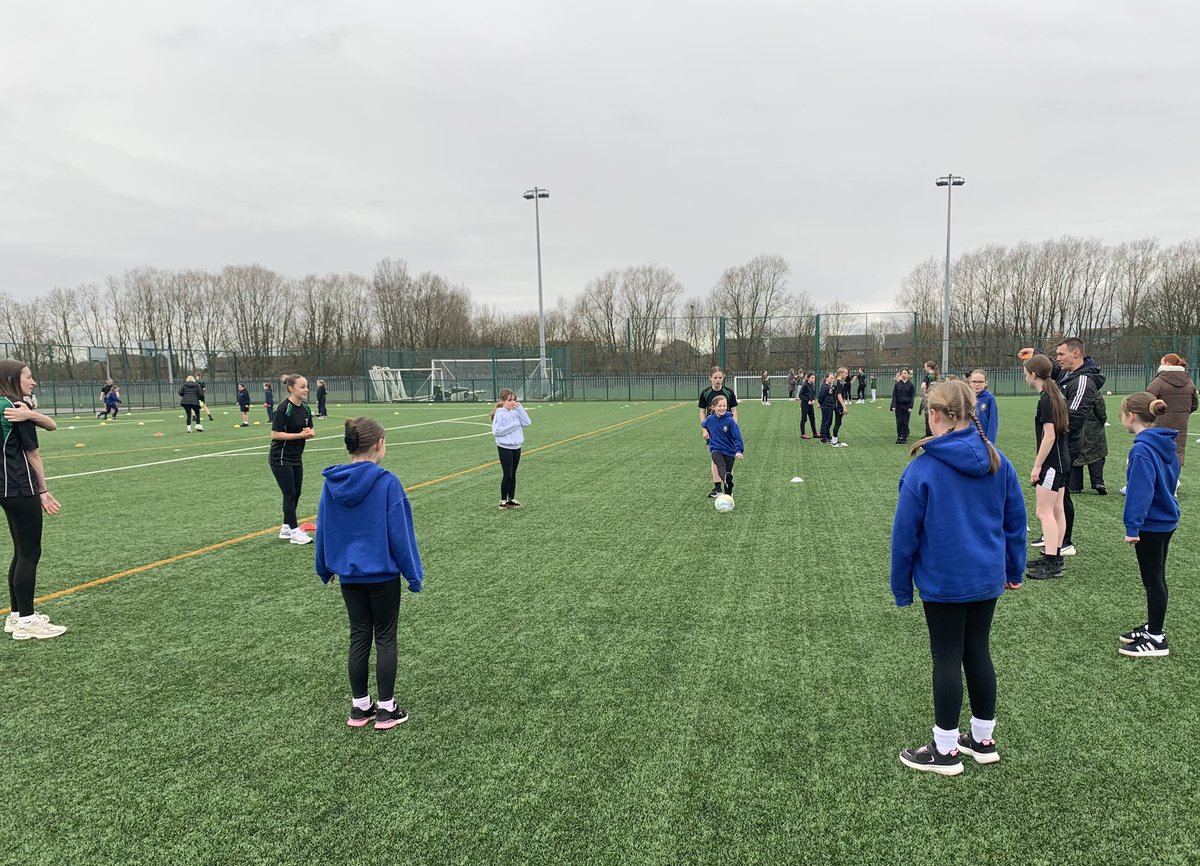 GrindleyMrs's tweet photo. The Y5 girls represented St Oswald’s amazingly this morning at the Girls Development Football Event at Lowton High School. They had a great time developing teamwork and football skills. @saintoswalds Thank you @WiganSGOs https://t.co/FjnrhIjk2k