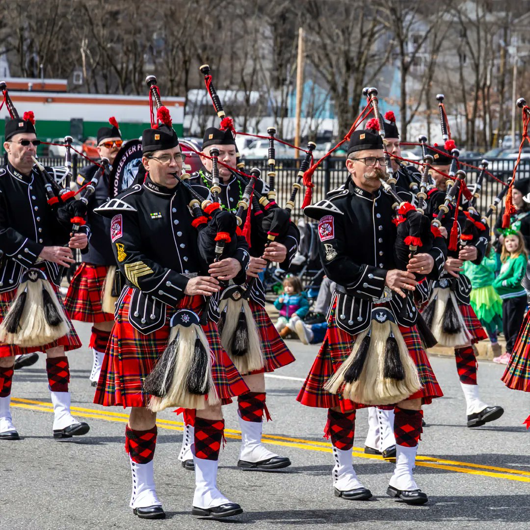 TheBostonIrish's tweet photo. The colorful #StPatricksDay parade season is here, a cherished rite of spring in #NewEngand! Enjoy one of these 13 parades near you, from March 7 to April 12 this year. https://t.co/CF8Ky1VxeL #meetboston #Holyoke #Worcester #Boston #CapeCod #Scituate #Abington #Methuen #Portland #newport #pawtucket #hartford #newhaven #providence #stpatricksdayparade