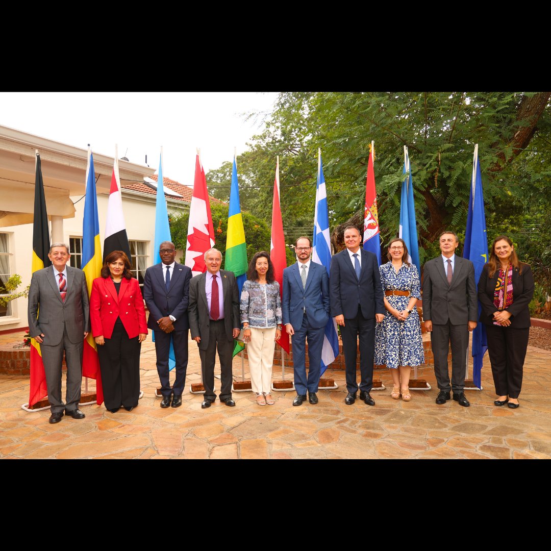 France in Zimbabwe 🇫🇷🇿🇼 tweet media