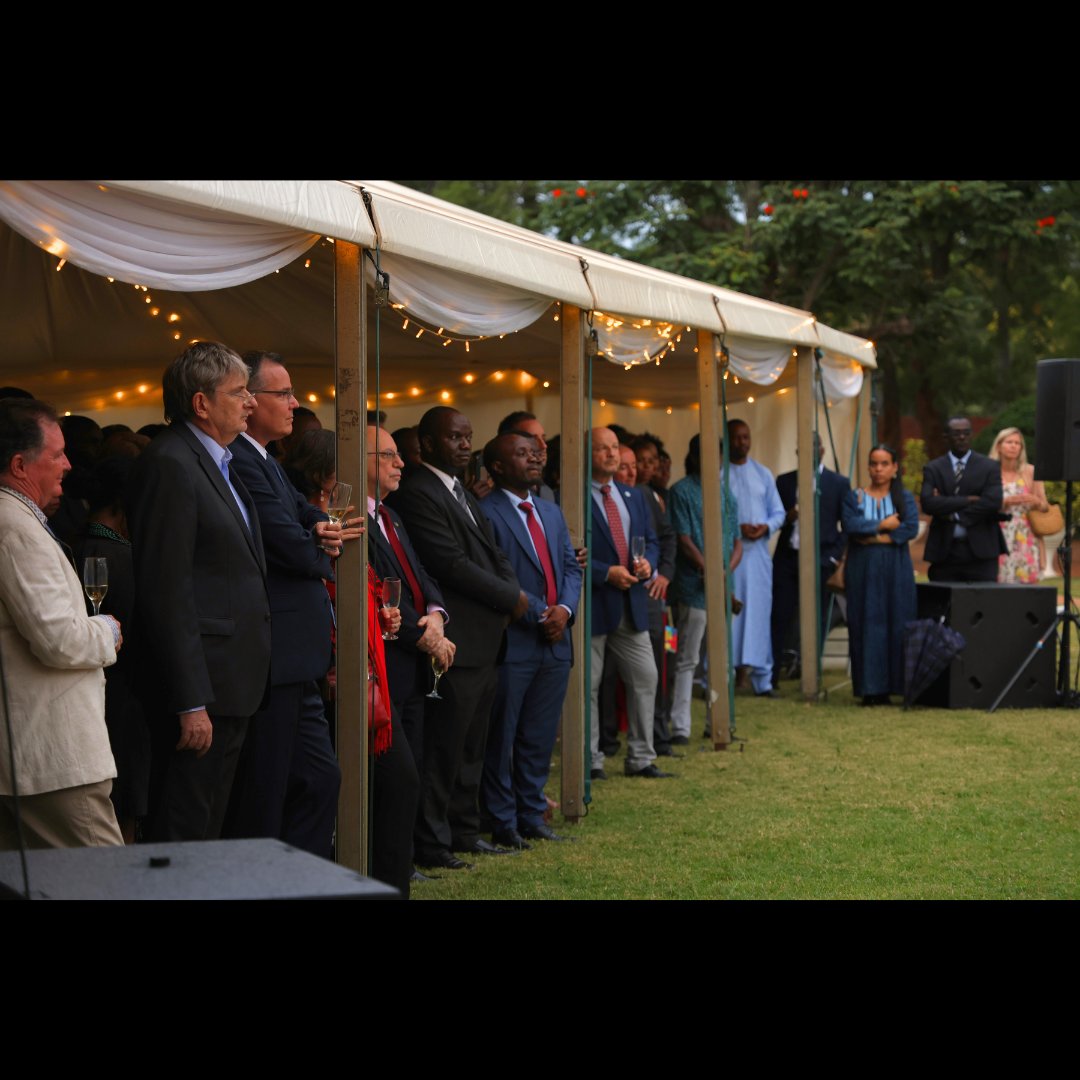 France in Zimbabwe 🇫🇷🇿🇼 tweet media