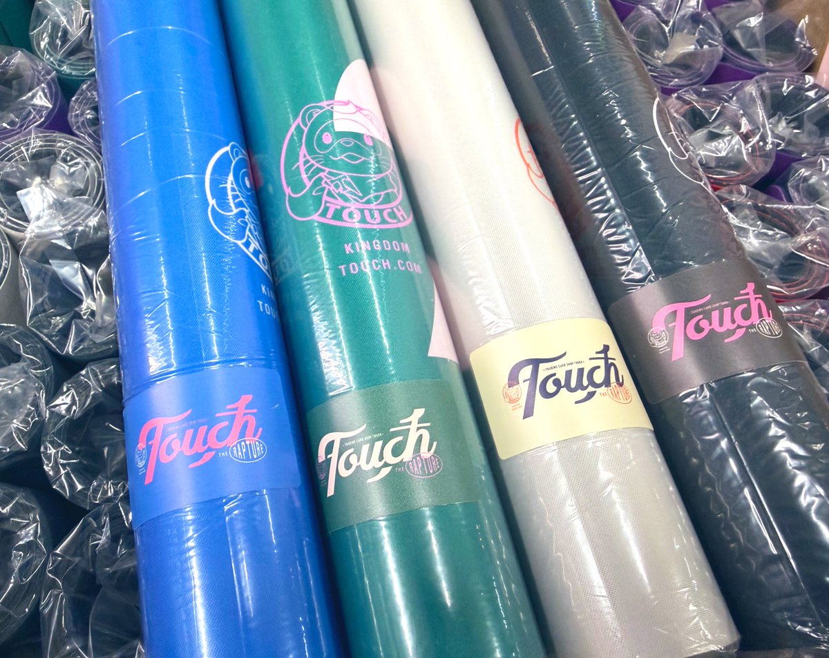 CSなどの大会優勝者🥇限定のプレイマットも最新デザインで登場♪ 誰が