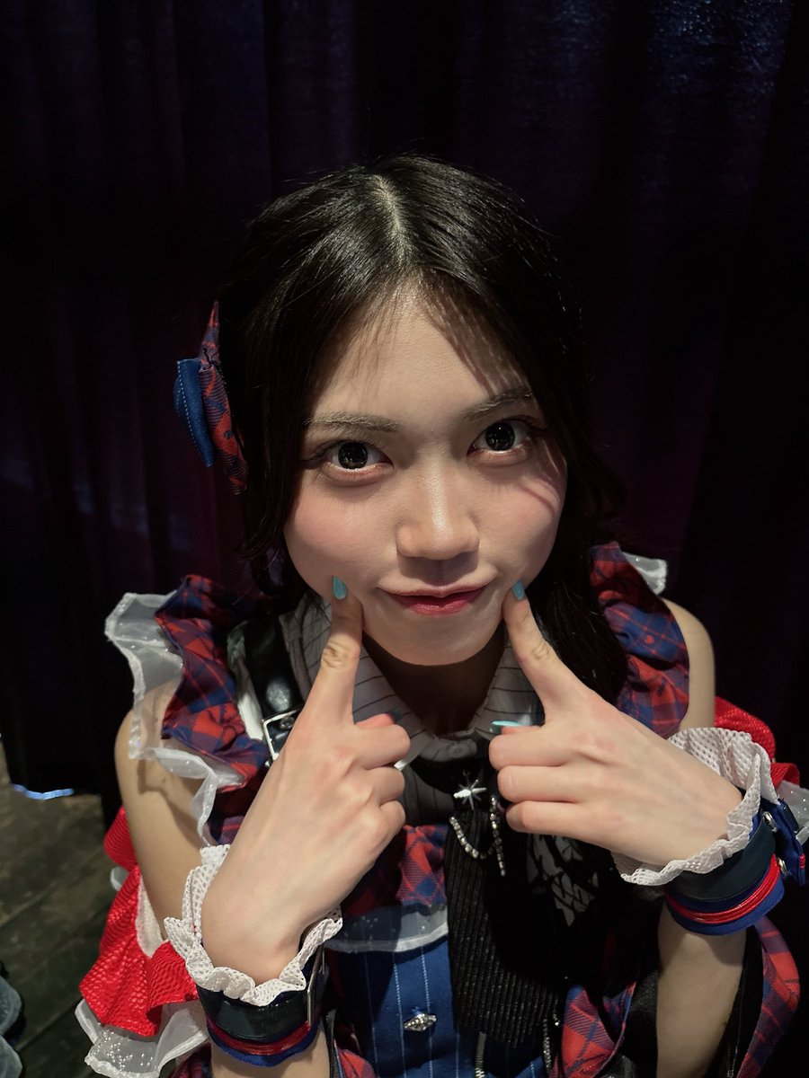 IMFruki411's tweet photo. ゆるっとあけおめ(もう3月)
ライブ見れんくてごめんm(._.)m
明日しっかり飛ぶから許してちょ https://t.co/GWXpsK2UWk