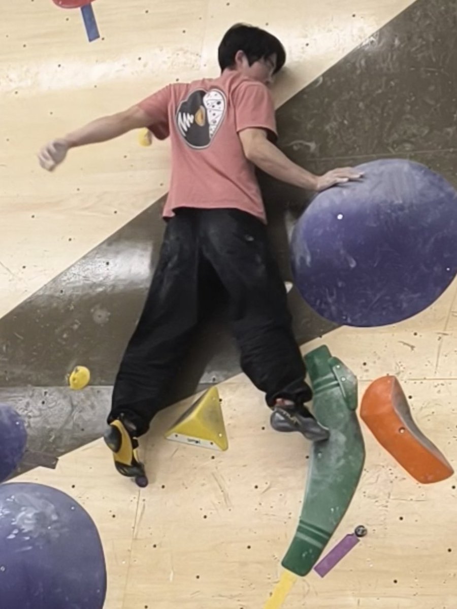 climbask's tweet photo. シューズの履き分け流石に強すぎる https://t.co/8NoEgbfDPR